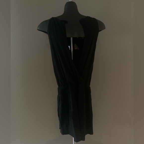 Jessica Simpson Stunning Classic Black Romper Women's Small - Picture 2 of 4